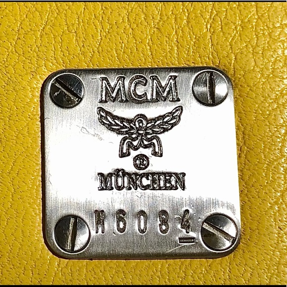 ON SALE!! MCM Calfskin Medium Tri-Fold Wallet - Picture 6 of 8